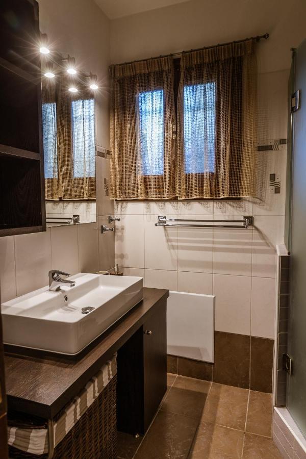 Cactus Maisonette Near Airport Villa Pórto Ráfti Eksteriør bilde