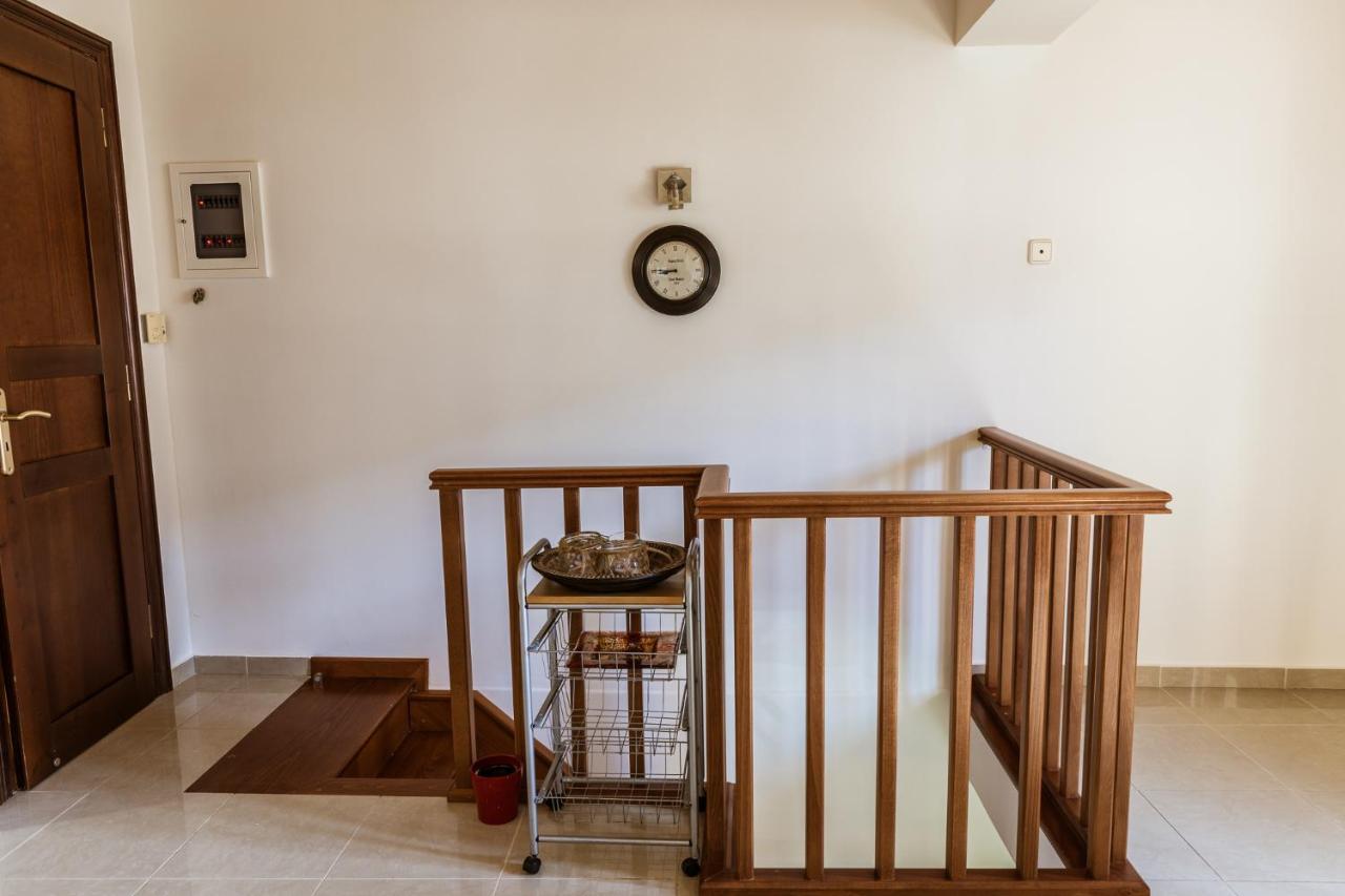 Cactus Maisonette Near Airport Villa Pórto Ráfti Eksteriør bilde